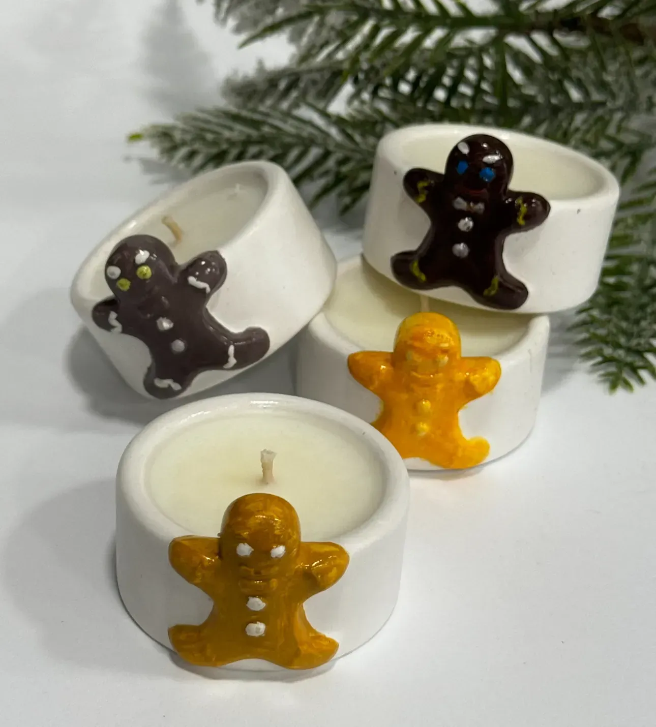 CANDLES IN UA Новорічна чайна свічка "ІМБИРНИЙ ПРЯНИК" 15г